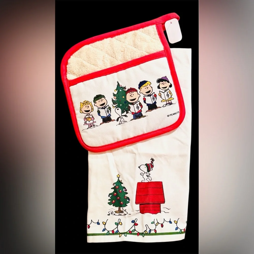 NEW Williams Sonoma Peanuts Snoopy kitchen towel & potholder Christmas holiday